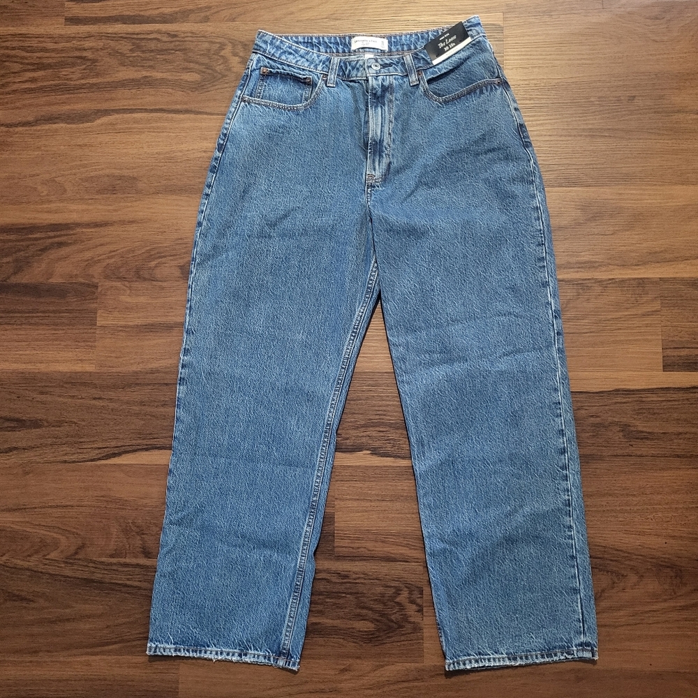 NWT Abercrombie & Fitch Curve Love The Loose High Rise Jean 10/30s